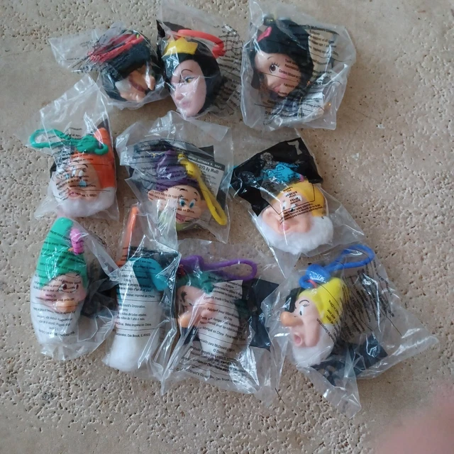DISNEY, MCDONALDS HAPPY Meal Toys, Snow White & 7 Dwarfs Keychains 10.
