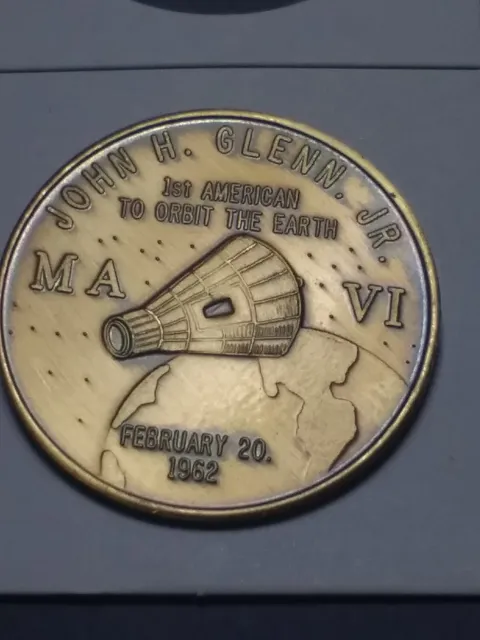 1998 John Glenn STS-95 RETURNS TO SPACE Commem. Coin MA VI 1962 Mint Free S/H