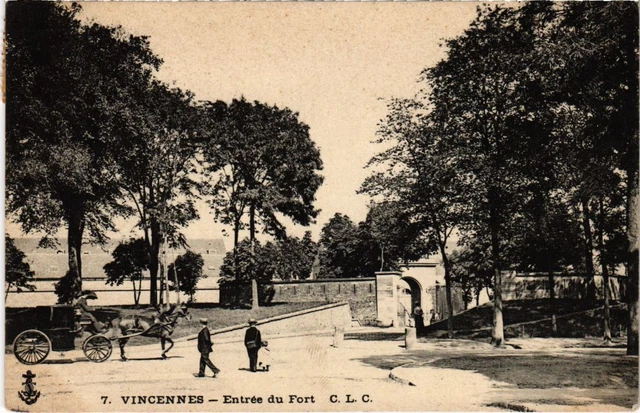 CPA AK Vincennes Entree du Fort FRANCE (1283263)
