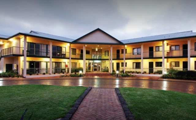 January holiday accommodation Nepean Country Club Rosebud 2 Bedroom Sleep 6