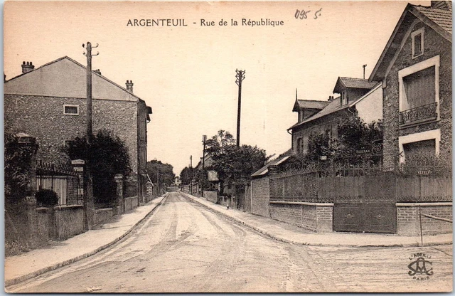 95 ARGENTEUIL - vue de la rue de la republique