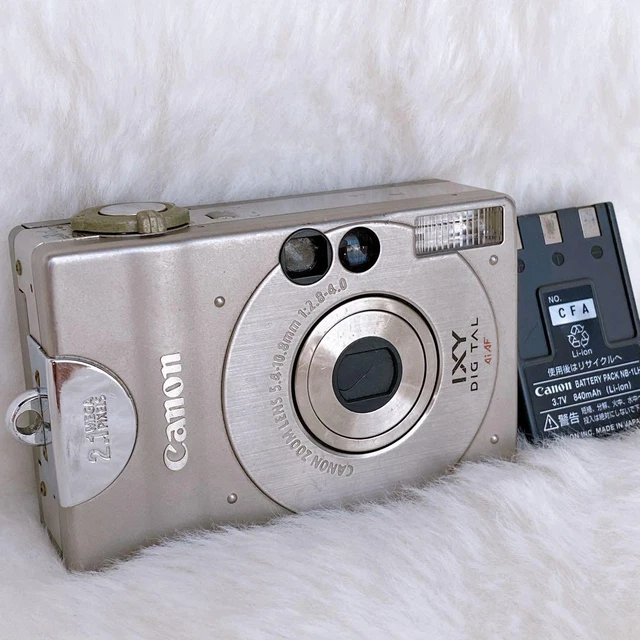 CANON IXY DIGITAL 2000 IS Silver Compact Digital Camera Tested