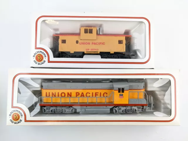 BUNDLE Bachmann HO Union Pacific EMD GP-18 Diesel Locomotive 41067501 + Caboose