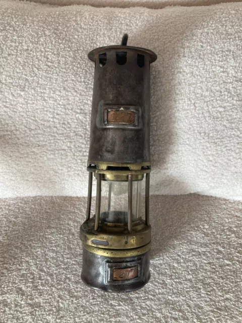 Ancienne lampe de mineur, verre Baccarat, gravée jeton 1277