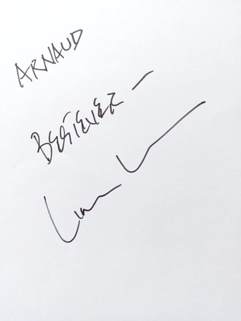 Linda Hunt - Autograph - Rare Signed Page - Paris 1994