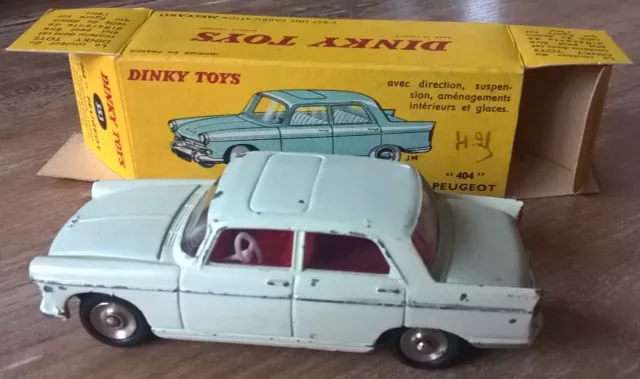 DINKY TOYS : n° 553 PEUGEOT 404 (cf photos) + BOITE (neuve) !!!