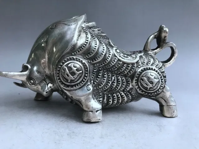 China Antiques Tibetan silver hand carved cattle Bullfight sculpture statue