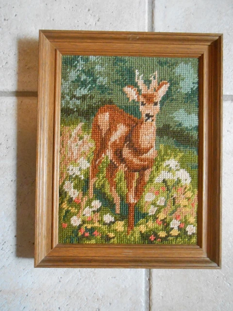(Wild-)tiermotiv, Stickbild, Maße mit Rahmen: 28,2cm * 22,2cm