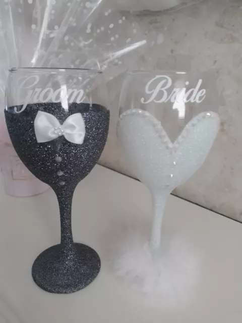 Bride And Groom Glitter Glasses