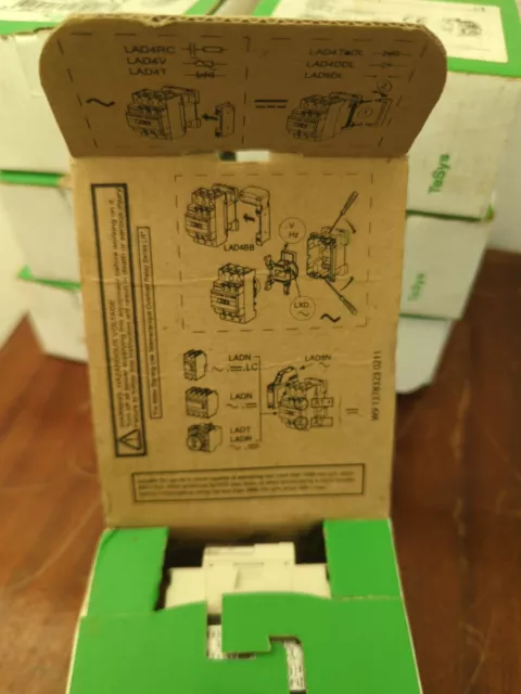 Schneider Electric Contactor Lc1D258P7 Brand New 3