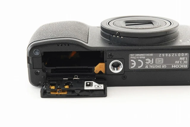 [Near Mint/ 499 Shots] Ricoh GR Digital IV 10.4MP w/Battery, Charger #241 12
