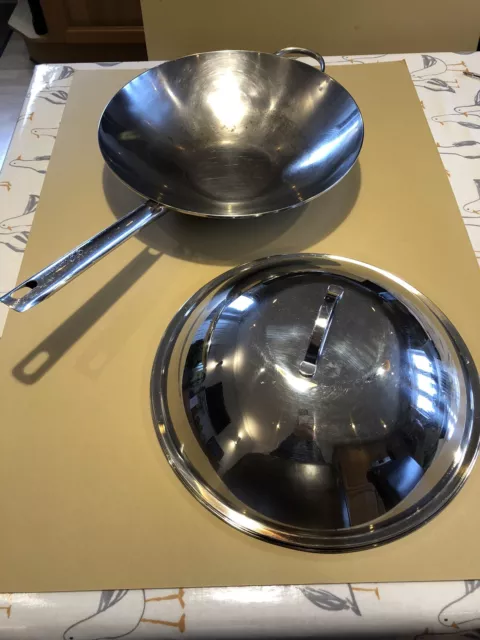 Grande wok in acciaio inox con coperchio