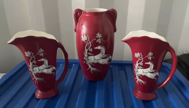 Vintage Crown Devon roter Boden Pegasus Pferdevase & zwei Krüge