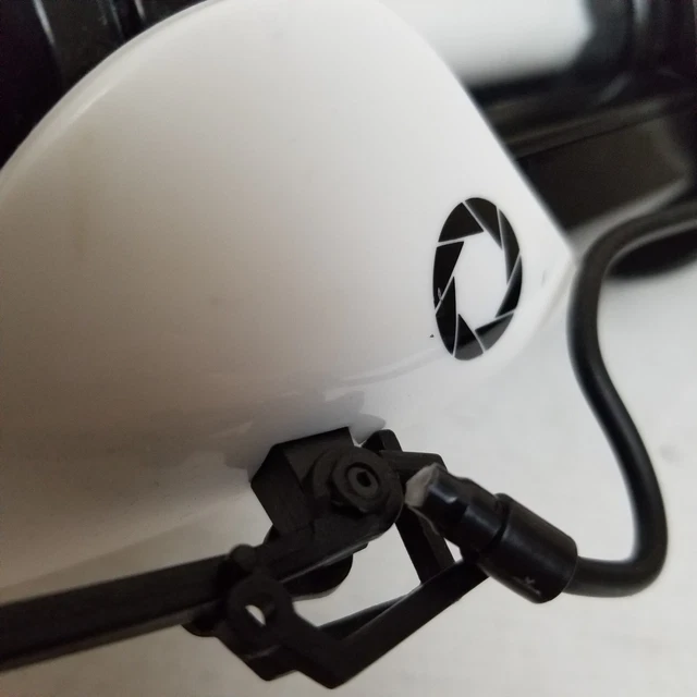 Portal 2 Aperture Science Portal Gun Replica Handheld Miniature Mini ThinkGeek 3