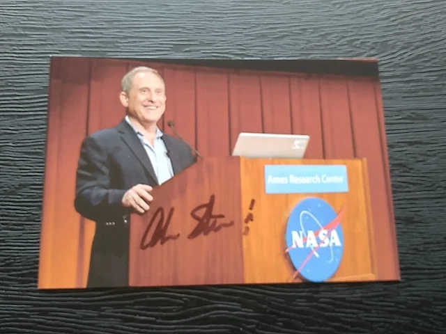 ALAN STERN NASA ENGINEER DIRECTOR AUTOGRAPHED SIGNED 4x6 GLOSSY PHOTO