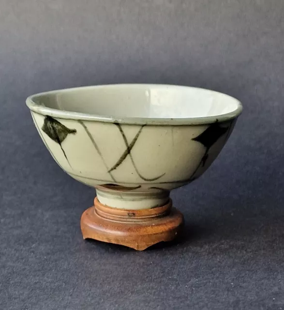 Chinese Tea Bowl Late Ming/Early Qing Dynasty, Greenish Grey Glaze, Beautiful