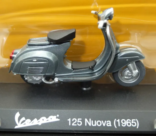 Models vespa 125 Nuova Scale 1:18 vehicles For collection newsstand Bike New