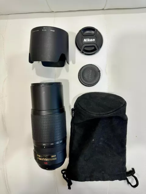 Nikon AF-S VR Zoom-Nikkor 70-300mm f/4.5-5.6G IF-ED Lense