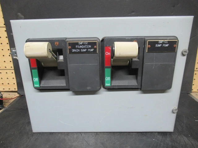 Cutler Hammer Motor Control Bucket Model: 2100 12" Dual Feeder 50/40 Amp 600 Vac