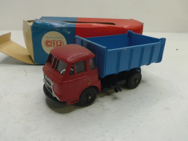 Camion CIJ – Saviem Benne – Zamak – Fabrication Française – Occasion