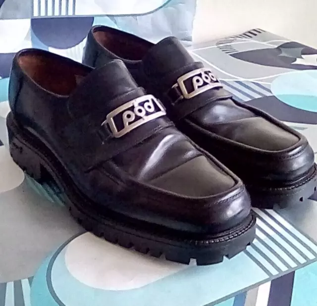 1990s school shoes 2025