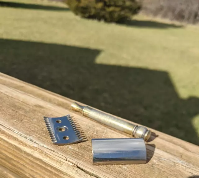 Gillette Old Type Open Comb DE Safety Razor Gold and Silver Tnes (No Date Code)