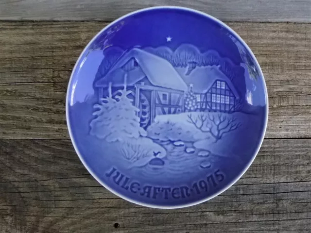 Bing & Grondahl Denmark 1975 'Christmas at the old Water-mill' Collector Plate