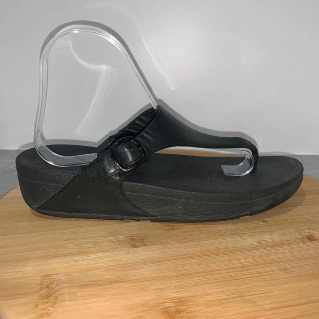FitFlop Women’s Size 9 The Skinny Black Leather Flip Flops Thong Sandals B28-090