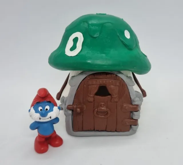 Vintage Schleich 1978 Peyo Smurf House With Green Roof & 2004 Papa Smurf