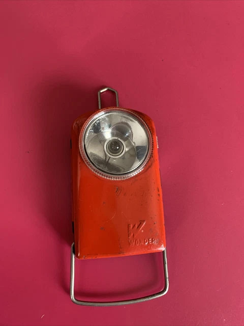 Ancienne Lampe De Poche WONDER En Métal, Vintage, Vendue En L'état