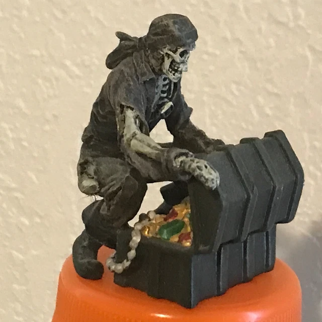 2007 Hawthorne Village Pirates of the Caribbean Found Treasure "Cursed Pirates"
