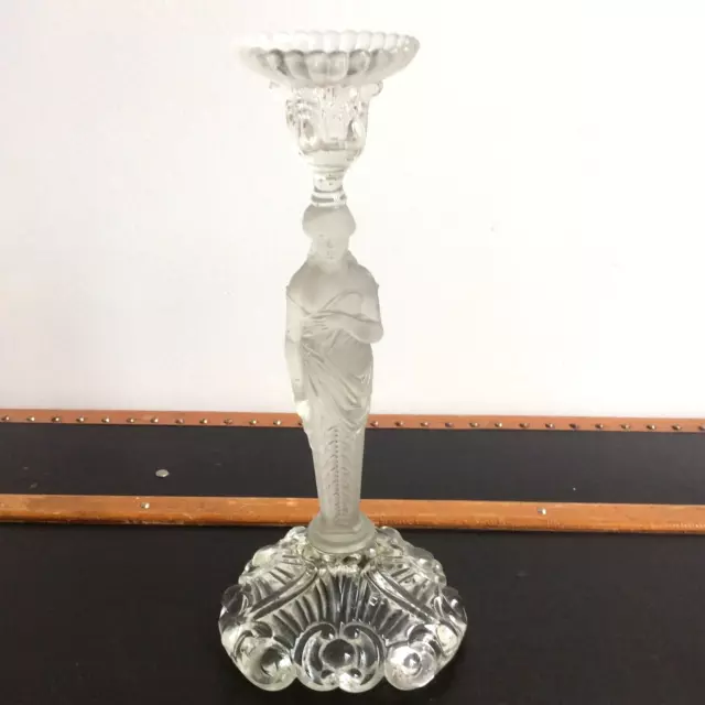 Bougeoir en verre Moulé Caryatide XIXème