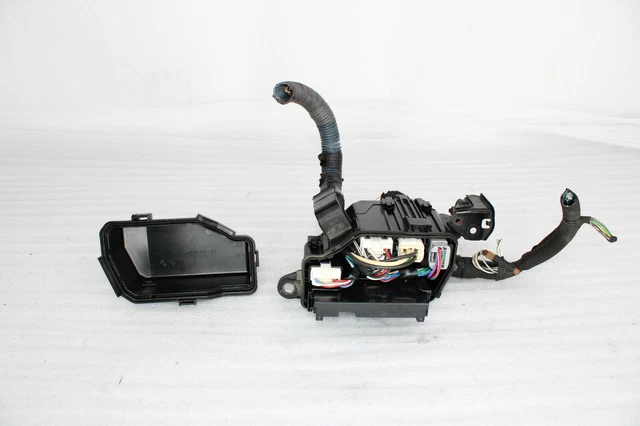 2007-2017 Lexus Ls460 Ls600H - Engine Compartment Fuse Relay Box Oem 82771-50030