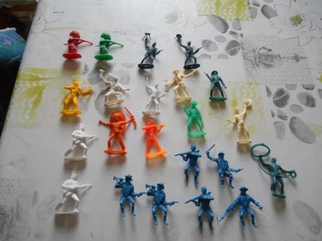 vintage lot figurine cowboy et indiens en plastique an 80 COMANSI