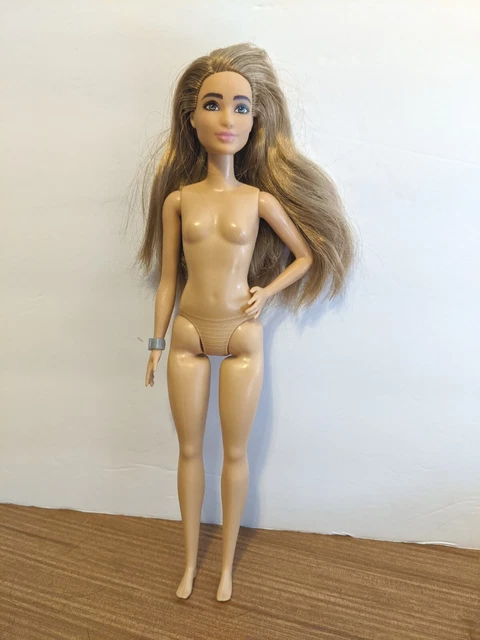 BARBIE DOLL FASHIONISTAS 159 Petite