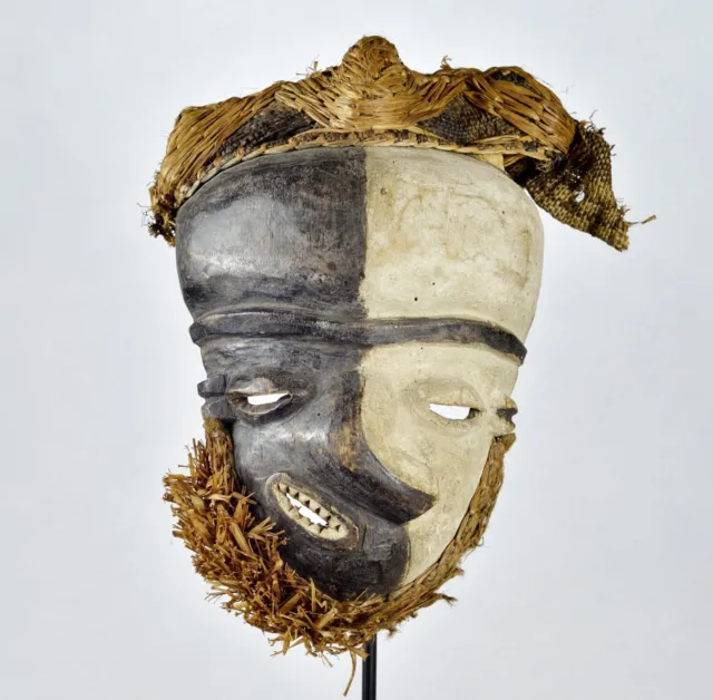 Masque de maladie Pende Mbuya Mbangu  mask Congo African tribal art MC 2018