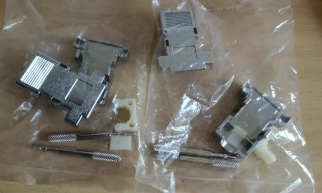 2x Adaptergehäuse D-SUB-Stecker 9-polig Kunststoff metallisiert NEU OVP