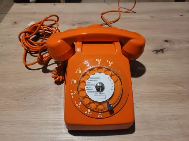 Ancien Téléphone Orange Vintage S63 Socotel à Cadran Ptt Excellent État