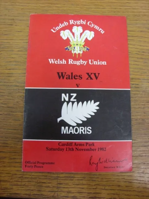 13/11/1982 Rugby Union Programme: Wales v New Zealand Maoris [At Twickenham] (cr