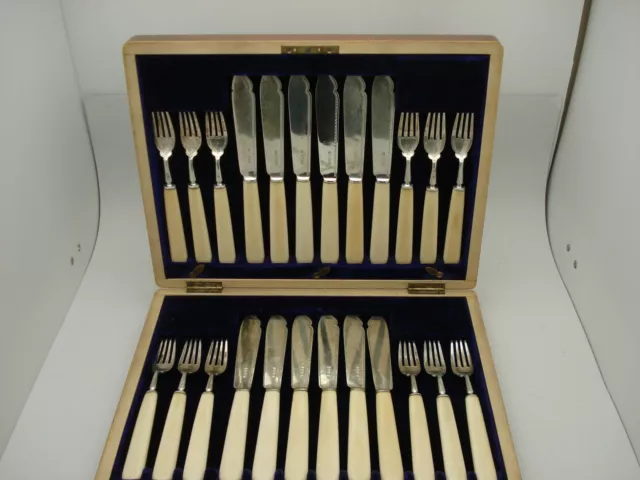 Antique English Sterling Silver 12 Fish Knives 12 Fish Forks In Fitted Wood Case