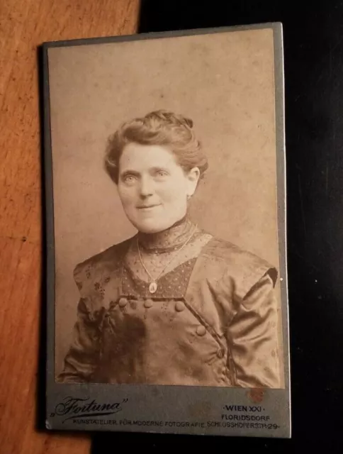 Frau mit Schmuck - Portrait / CDV Atelier Fortuna Wien XXI Floridsdorf