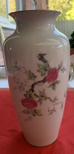 ROYAL PORZELLAN Bavaria KPM Handarbeit Vase (11 ins H). White with Blossom.