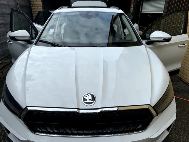 Skoda Enyaq IV60 Panorama . Suite 360° Kamera Temp. ACC Alarm div Ausst. Paketen Skoda Enyaq IV60 Panorama . Suite 360° Kamera Temp. ACC Alarm div Ausst. Paketen
