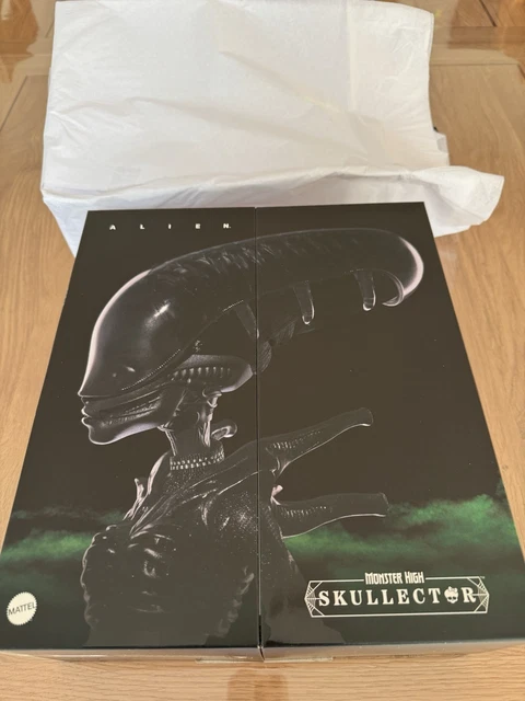 MONSTER HIGH SKULLECTOR Alien Xenomorph Alien Collectors Doll NEW! £260 ...