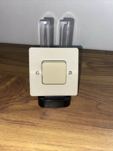 Lot interrupteur double & bouton poussoir LEGRAND - Neptune II