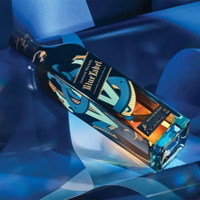 Johnnie Walker Blue Label Festive Limited Edition Whisky 750ml 2