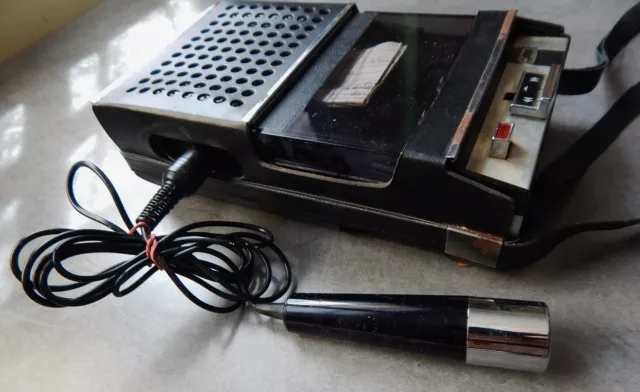 Magneto Vintage Radiola Ra 3302/00 Avec Micro Et Sacoche Cuir (Voir Photos)