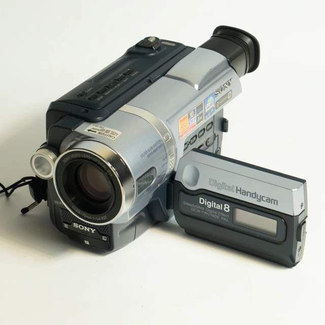 SONY HANDYCAM DCR-TRV320 NTSC Digital 8/Hi8 Camcorder(Tested and