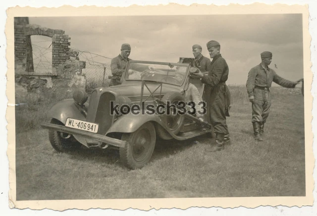 FOTO SOLDATEN DER Wehrmacht am BMW Funkwagen PKW mit Kennzeichen WL