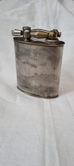 RARE ANCIEN BRIQUET ESSENCE RECHARGEABLE